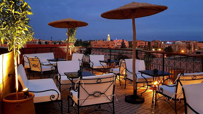 Tagterrassepå Hotel Dellarossa i Marrakech